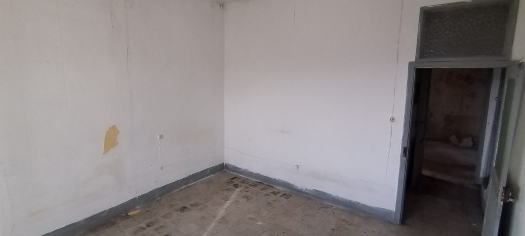 Casa indipendente nel centro storico (via Racioppi, 1 – 3)