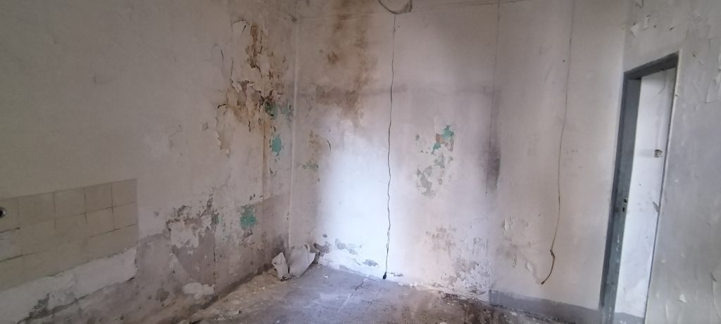 Casa indipendente nel centro storico (via Racioppi, 1 – 3)