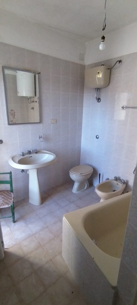 Casa indipendente nel centro storico (via Fratelli Bandiera, 14)