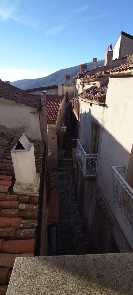 Casa indipendente nel centro storico (via Fratelli Bandiera, 14)