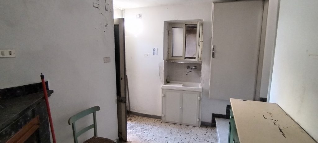 Casa indipendente nel centro storico (via Fratelli Bandiera, 14)