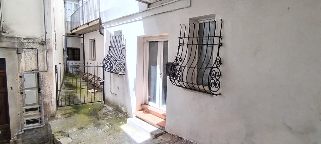 Casa indipendente nel centro urbano (via del Popolo, 3)
