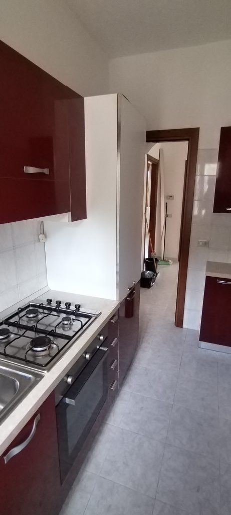 Villa con garage e terreno nella frazione termale (via Monte Pollino, 35)