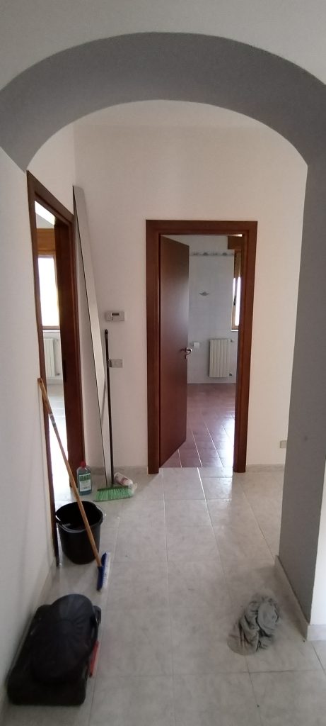 Villa con garage e terreno nella frazione termale (via Monte Pollino, 35)