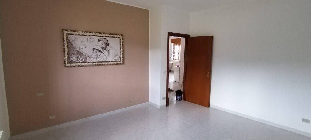Villa con garage e terreno nella frazione termale (via Monte Pollino, 35)