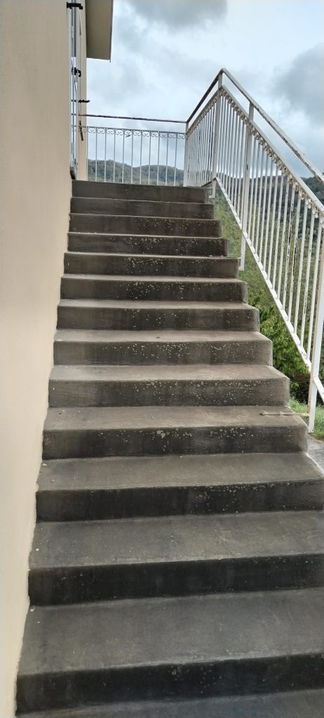Villa con garage e terreno nella frazione termale (via Monte Pollino, 35)
