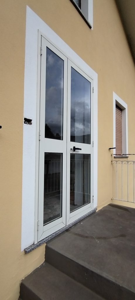 Villa con garage e terreno nella frazione termale (via Monte Pollino, 35)