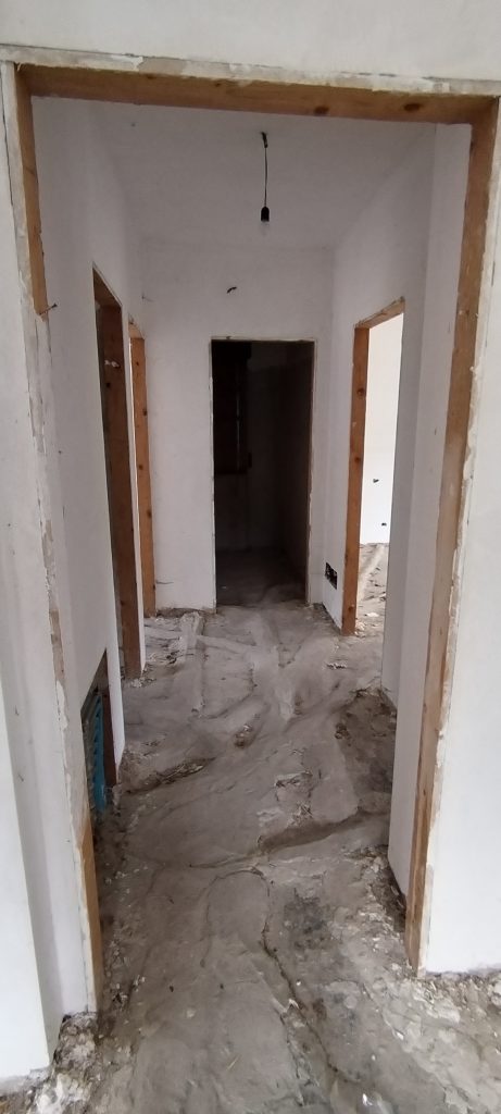 Villa con garage e terreno nella frazione termale (via Monte Pollino, 35)