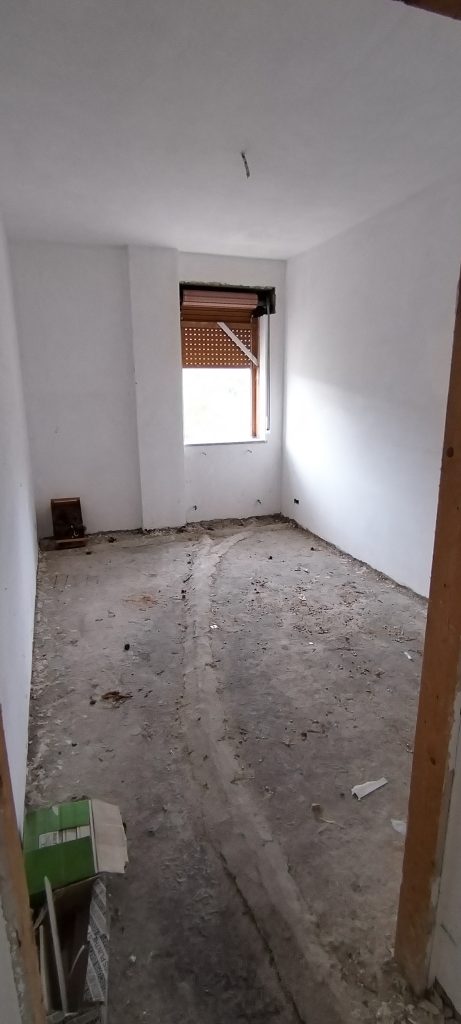 Villa con garage e terreno nella frazione termale (via Monte Pollino, 35)
