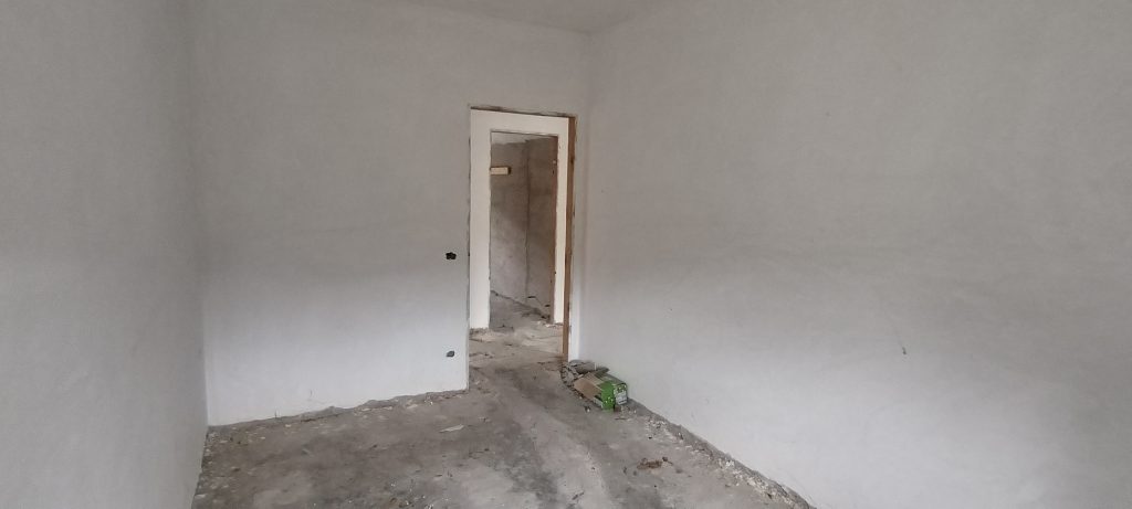 Villa con garage e terreno nella frazione termale (via Monte Pollino, 35)