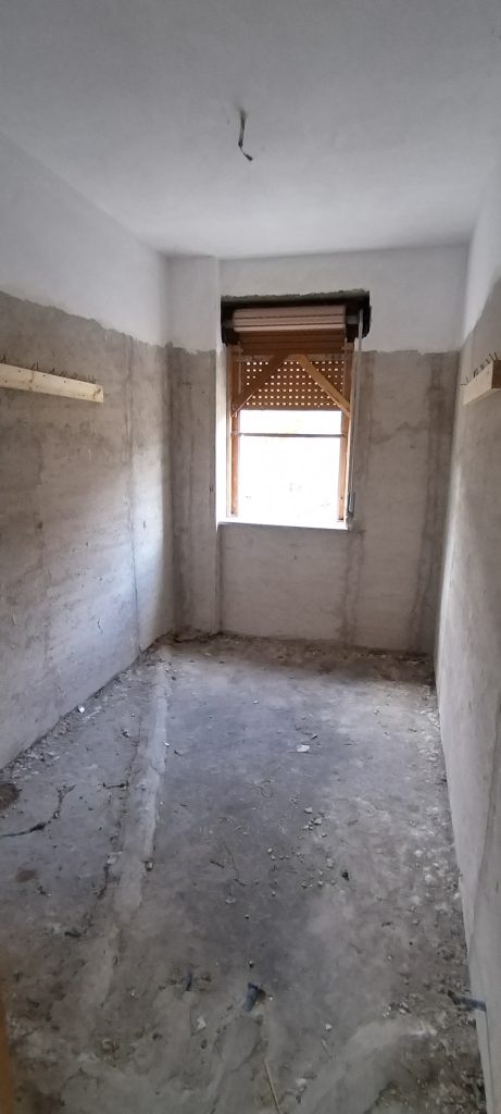 Villa con garage e terreno nella frazione termale (via Monte Pollino, 35)