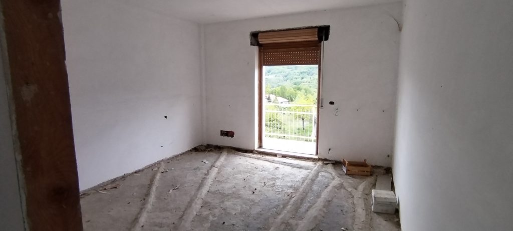 Villa con garage e terreno nella frazione termale (via Monte Pollino, 35)