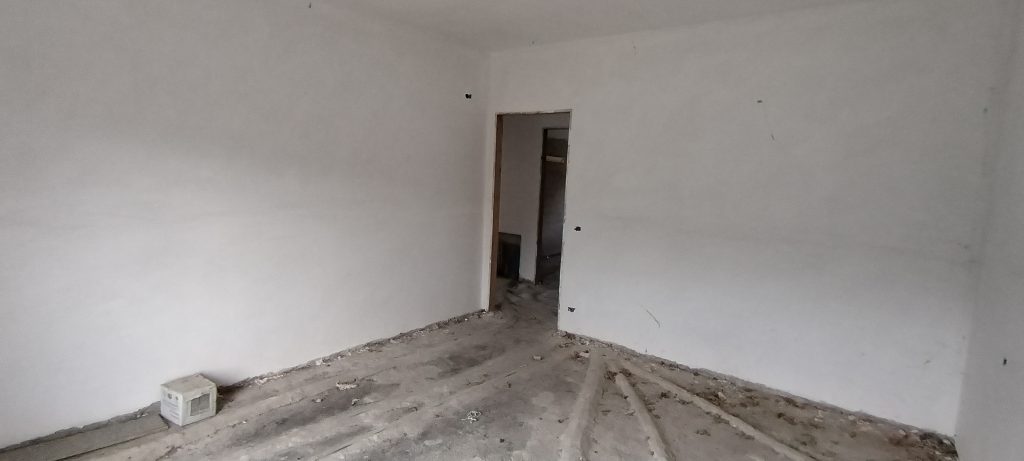 Villa con garage e terreno nella frazione termale (via Monte Pollino, 35)