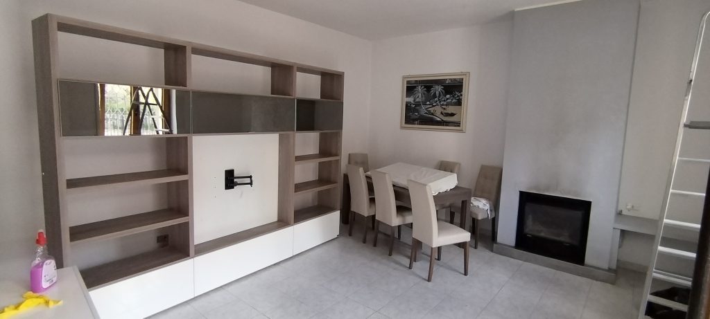 Villa con garage e terreno nella frazione termale (via Monte Pollino, 35)