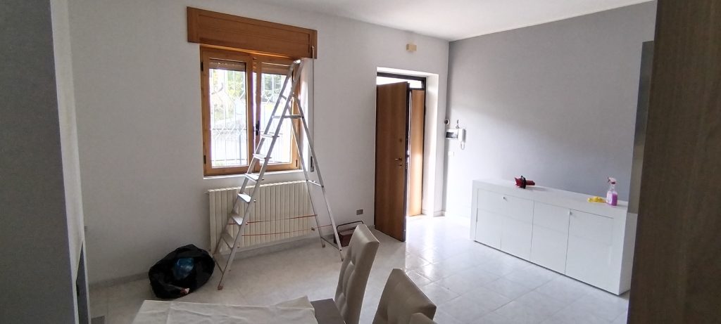 Villa con garage e terreno nella frazione termale (via Monte Pollino, 35)