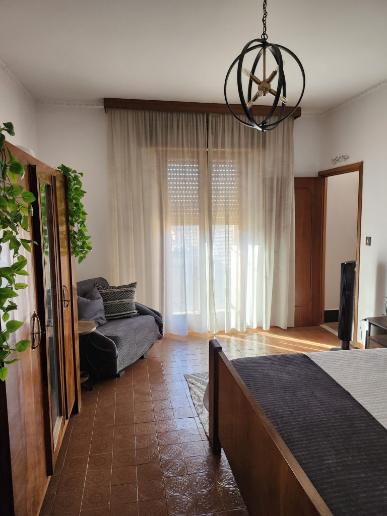 Casa indipendente nel centro urbano (via Cantù, 8)