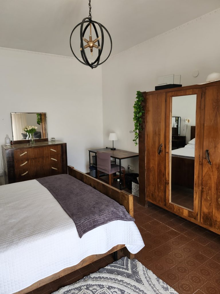 Casa indipendente nel centro urbano (via Cantù, 8)