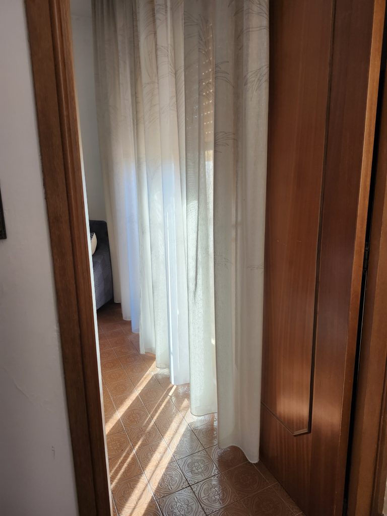 Casa indipendente nel centro urbano (via Cantù, 8)