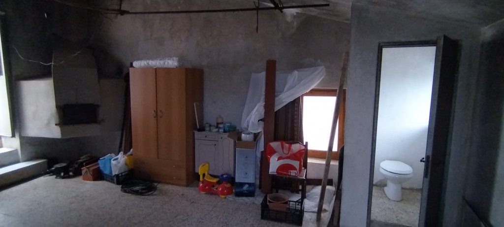 Casa indipendente nel centro storico (via Pisacane, 8)