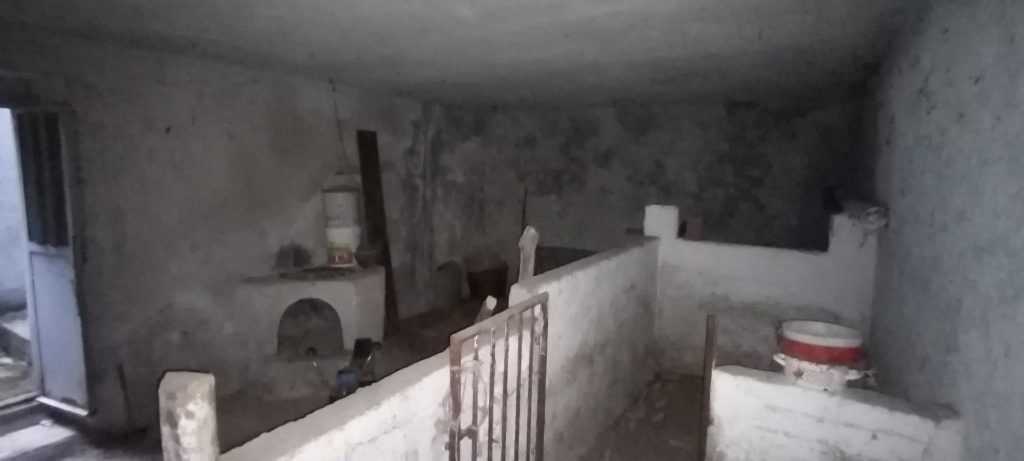 Casa indipendente nel centro storico (via Pisacane, 8)