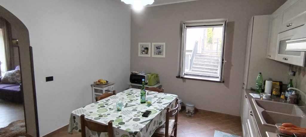 Detached house with land in a rural hamlet (c.da Cerri, 31)