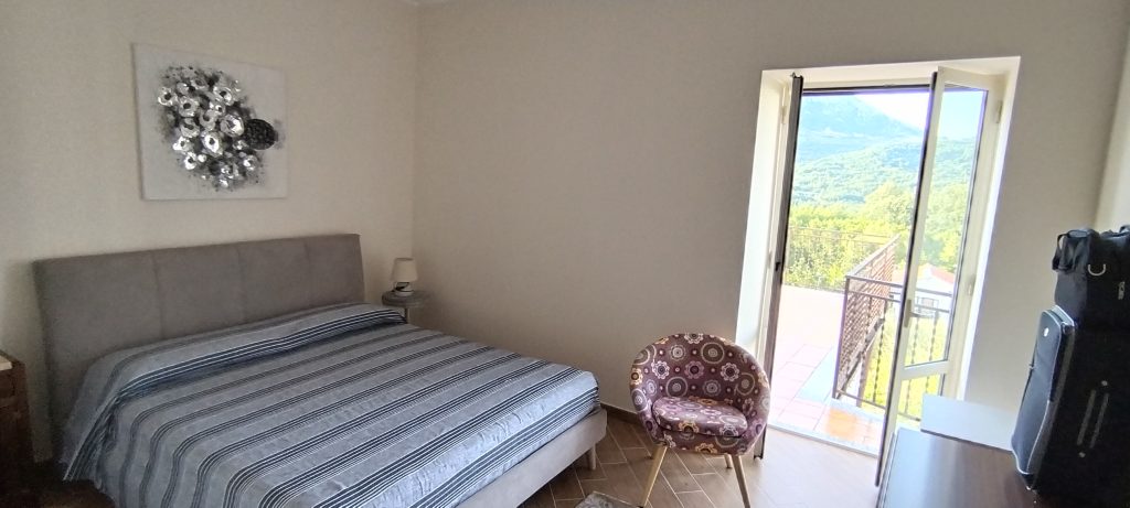 Detached house with land in a rural hamlet (c.da Cerri, 31)