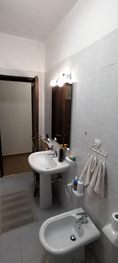 Detached house with land in a rural hamlet (c.da Cerri, 31)