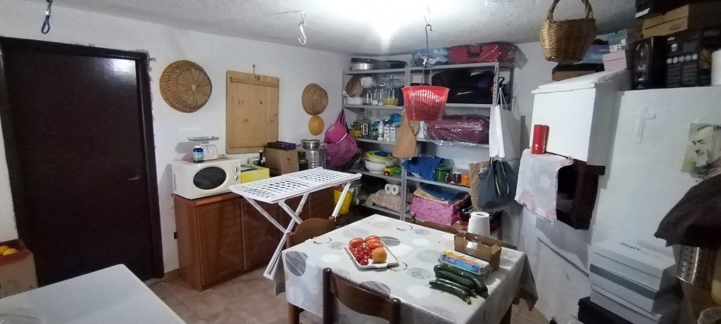 Detached house with land in a rural hamlet (c.da Cerri, 31)