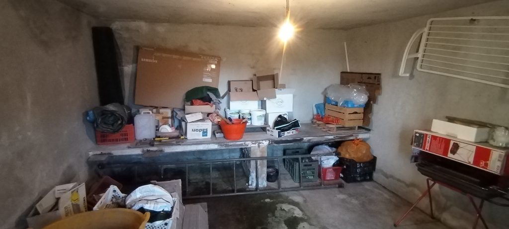 Detached house with land in a rural hamlet (c.da Cerri, 31)