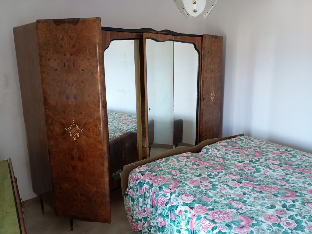 Casa indipendente nel centro storico (via Chiesa, 12)