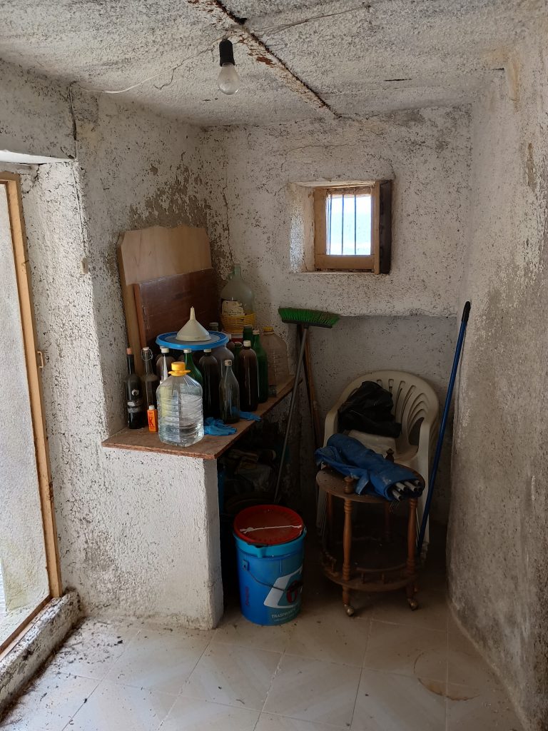 Casa indipendente nel centro storico (via Chiesa, 12)