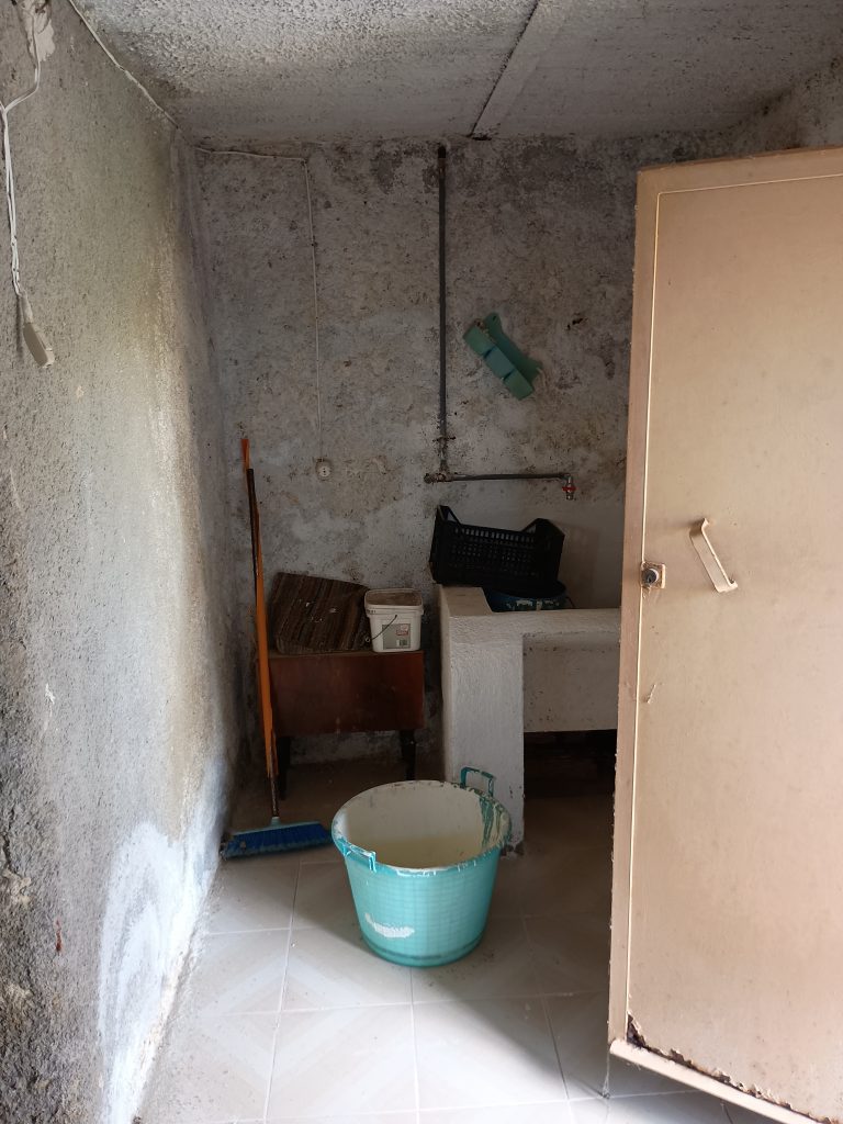 Casa indipendente nel centro storico (via Chiesa, 12)
