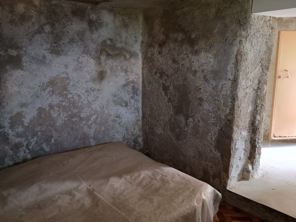 Casa indipendente nel centro storico (via Chiesa, 12)