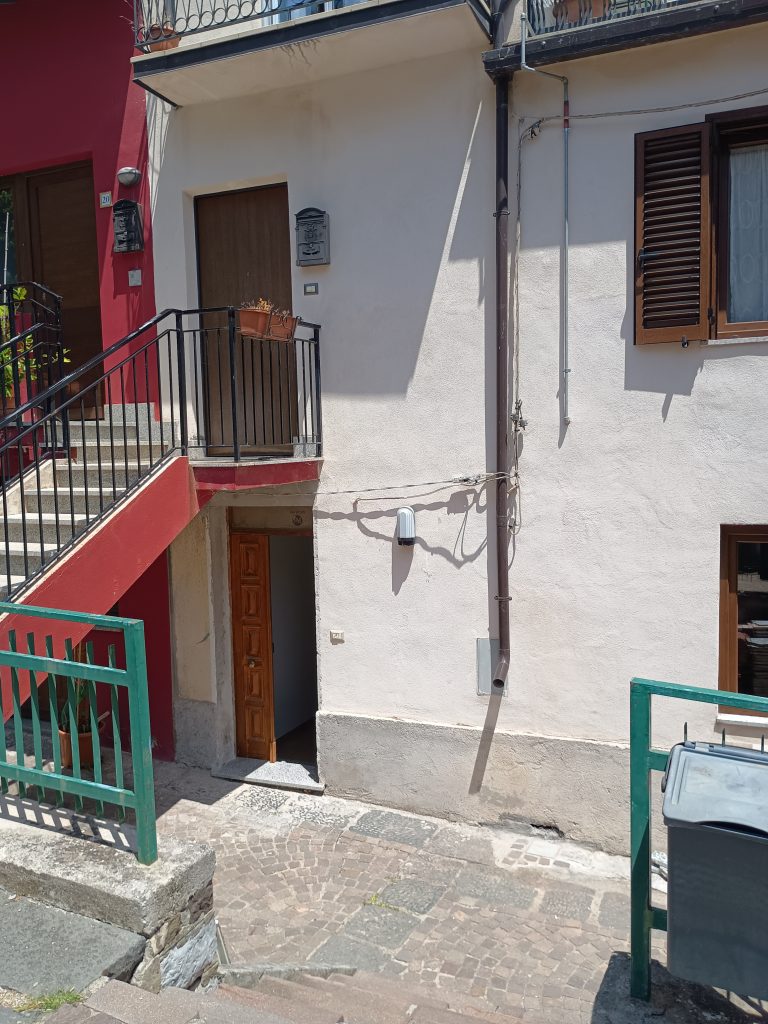 Detached house in the urban centre (piazza Indipendenza, 18)