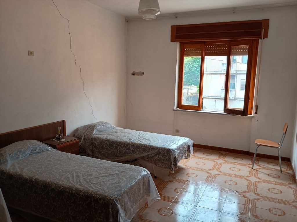 Appartamento con garage nel centro urbano (via Moro, 21)