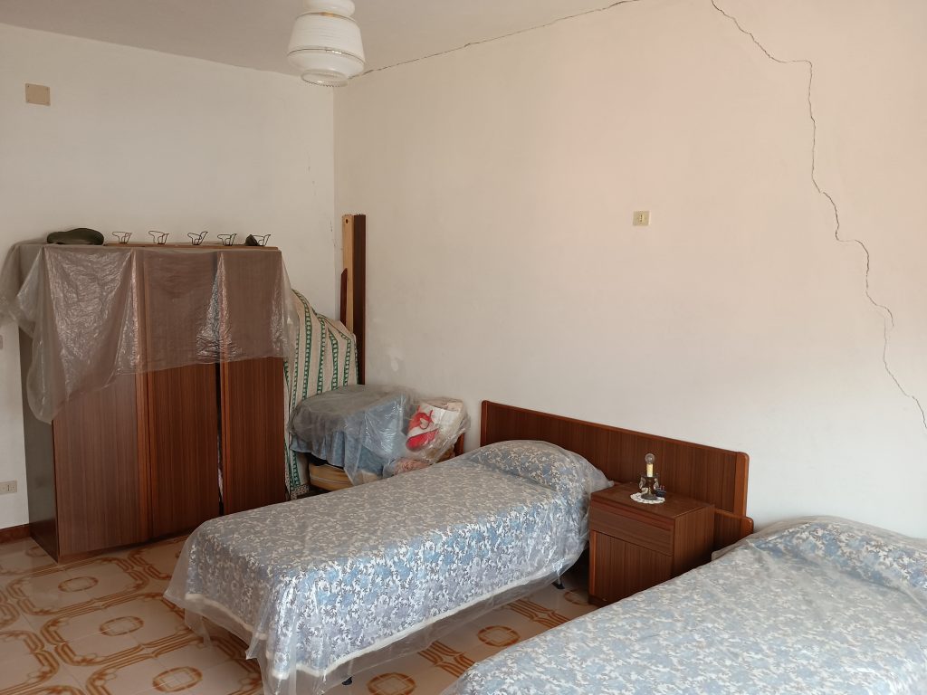 Appartamento con garage nel centro urbano (via Moro, 21)
