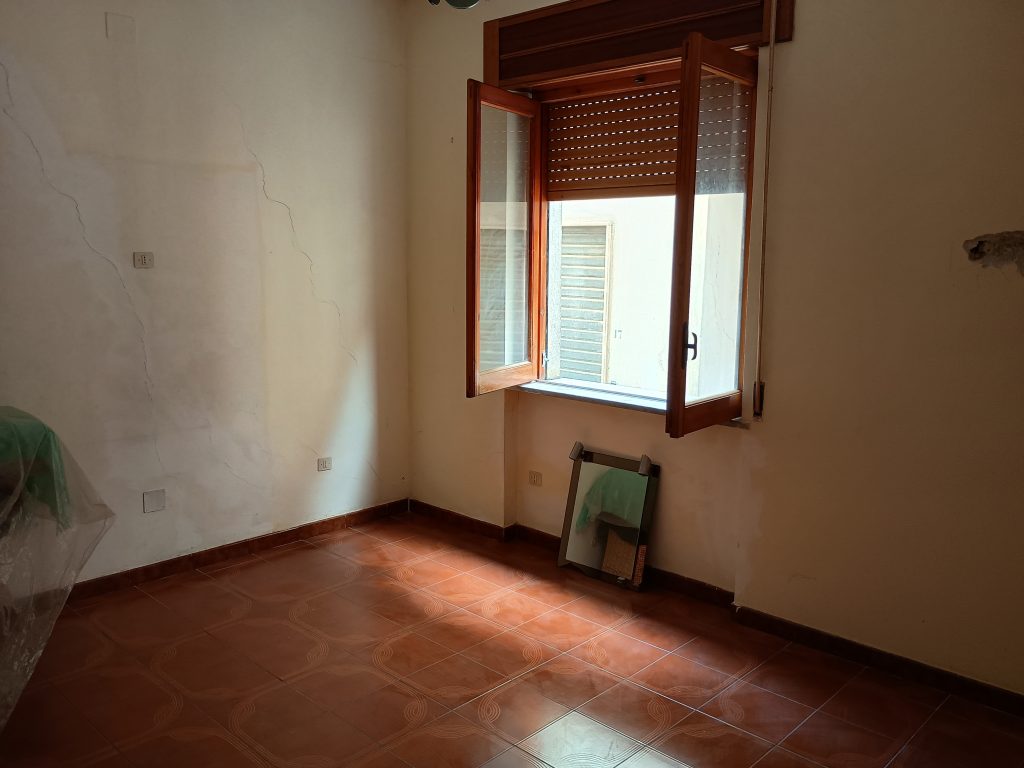 Appartamento con garage nel centro urbano (via Moro, 21)