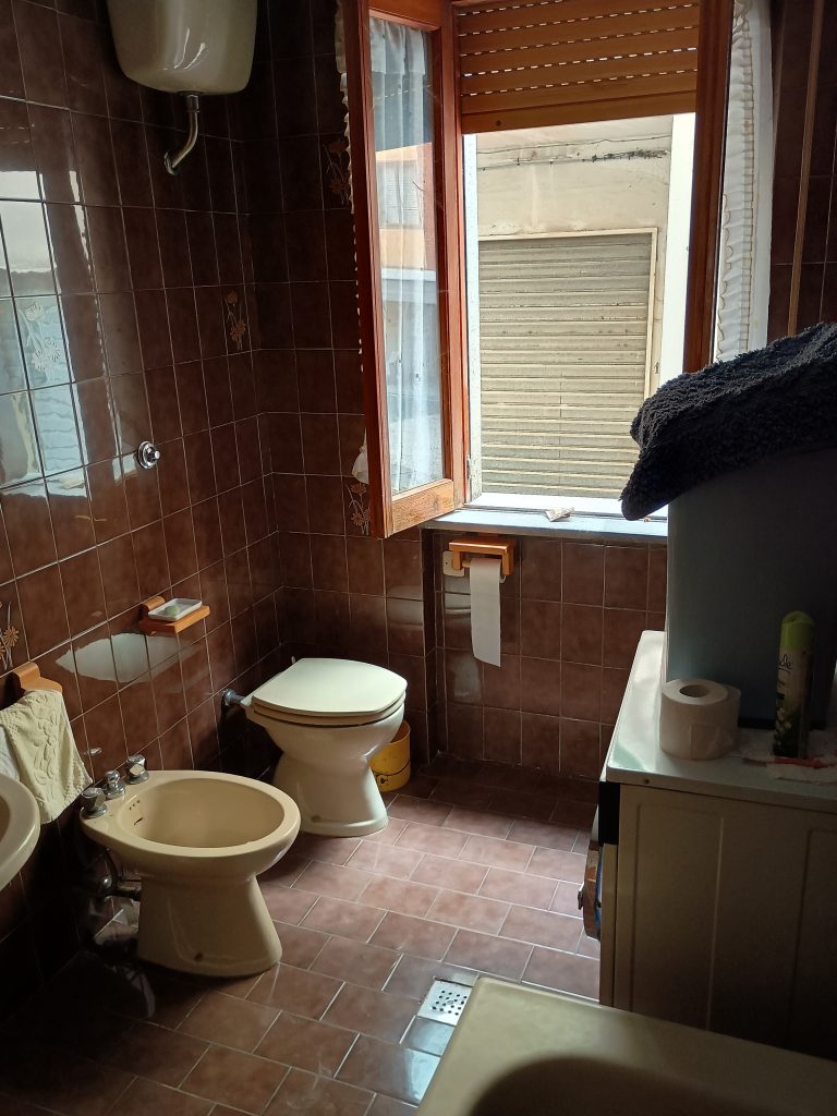 Appartamento con garage nel centro urbano (via Moro, 21)