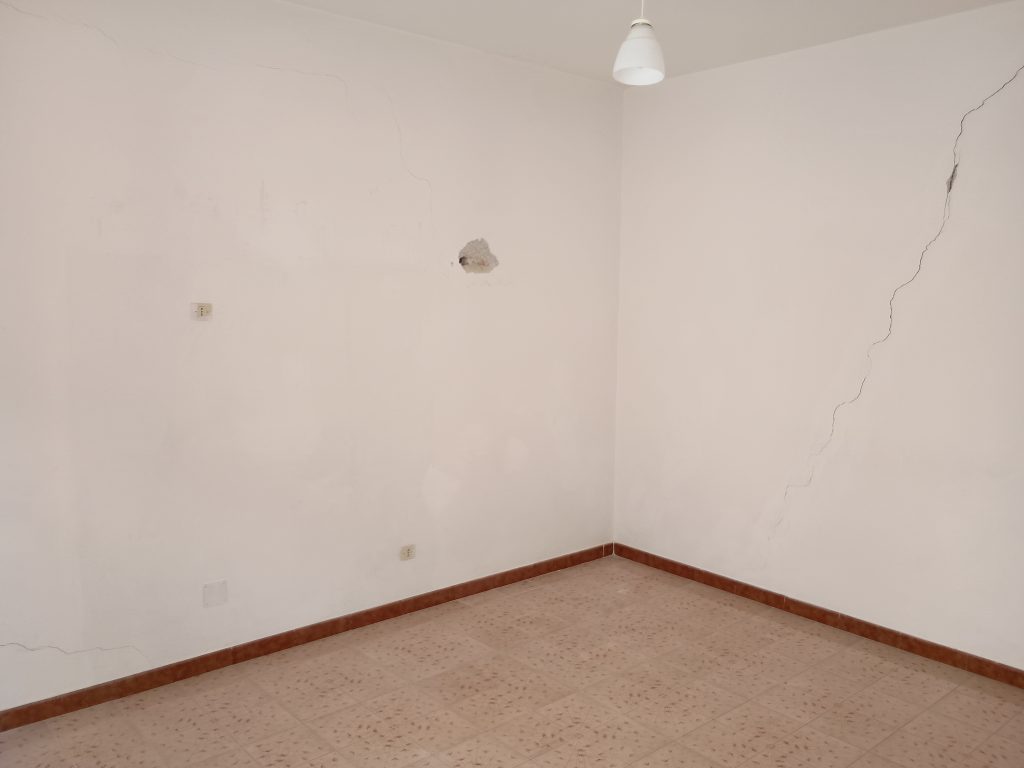 Appartamento con garage nel centro urbano (via Moro, 21)