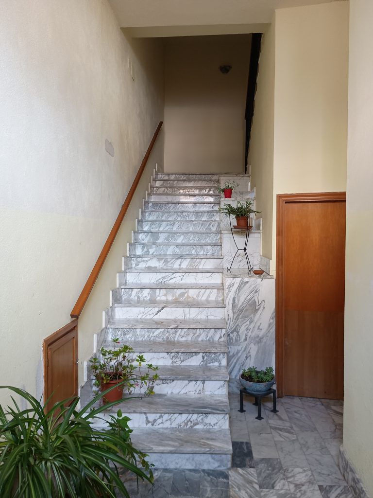 Appartamento con garage nel centro urbano (via Moro, 21)