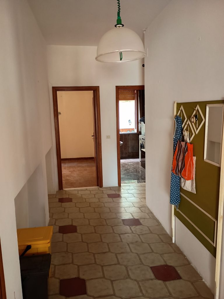 Appartamento con garage nel centro urbano (via Moro, 21)