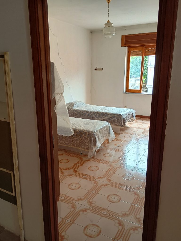 Appartamento con garage nel centro urbano (via Moro, 21)
