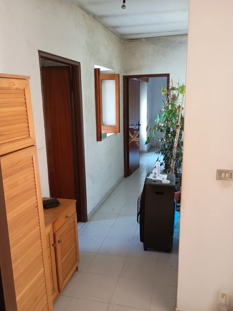 Detached house with garage and land (c.da Varrazzo, 120)