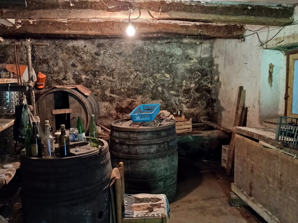 Detached house with garage and land (c.da Varrazzo, 120)