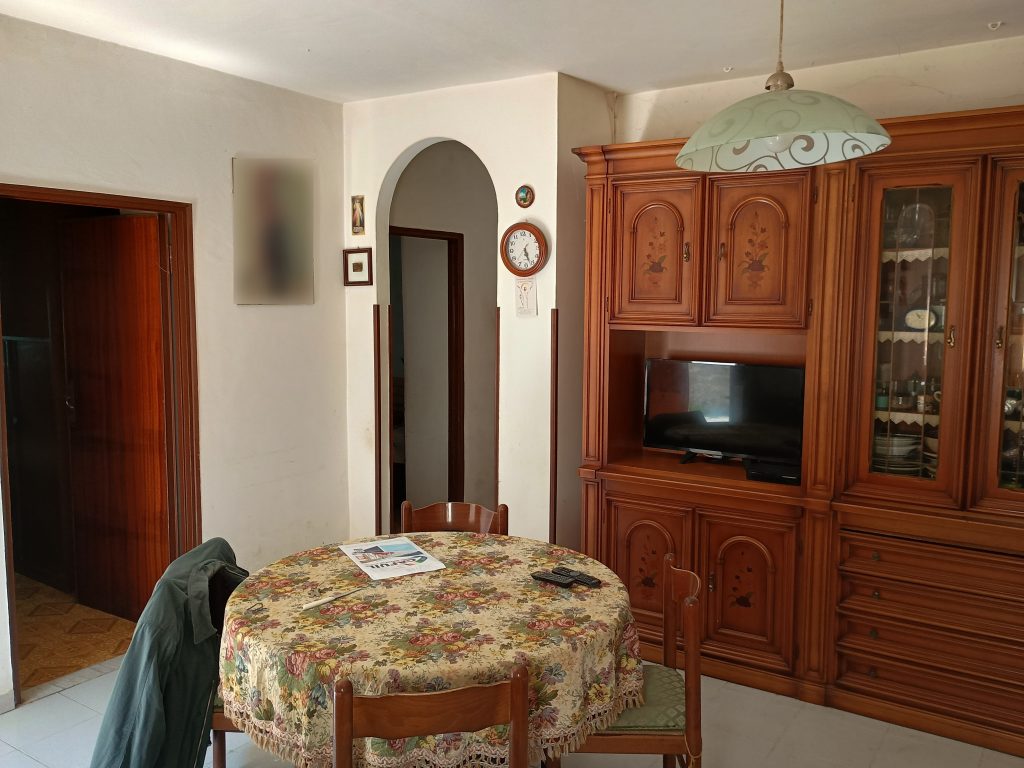 Detached house with garage and land (c.da Varrazzo, 120)