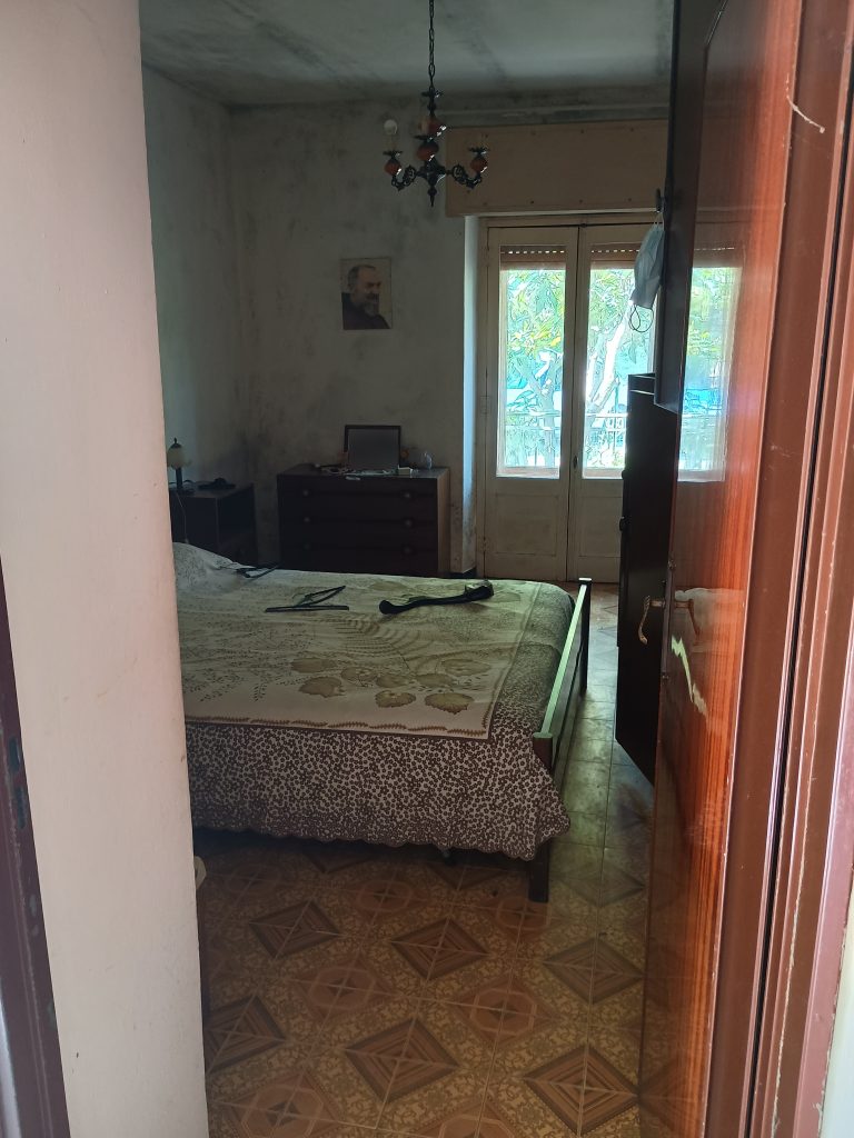 Detached house with garage and land (c.da Varrazzo, 120)