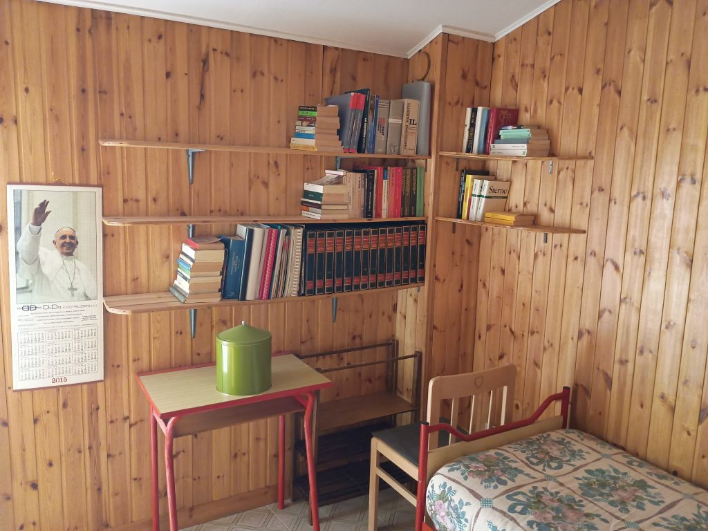 Casa indipendente con garage nel centro urbano (via Plauto, 10)
