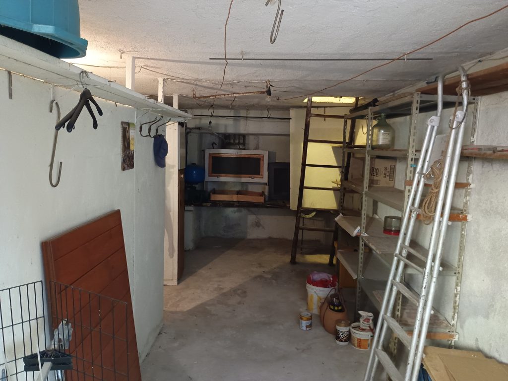 Casa indipendente con garage nel centro urbano (via Plauto, 10)