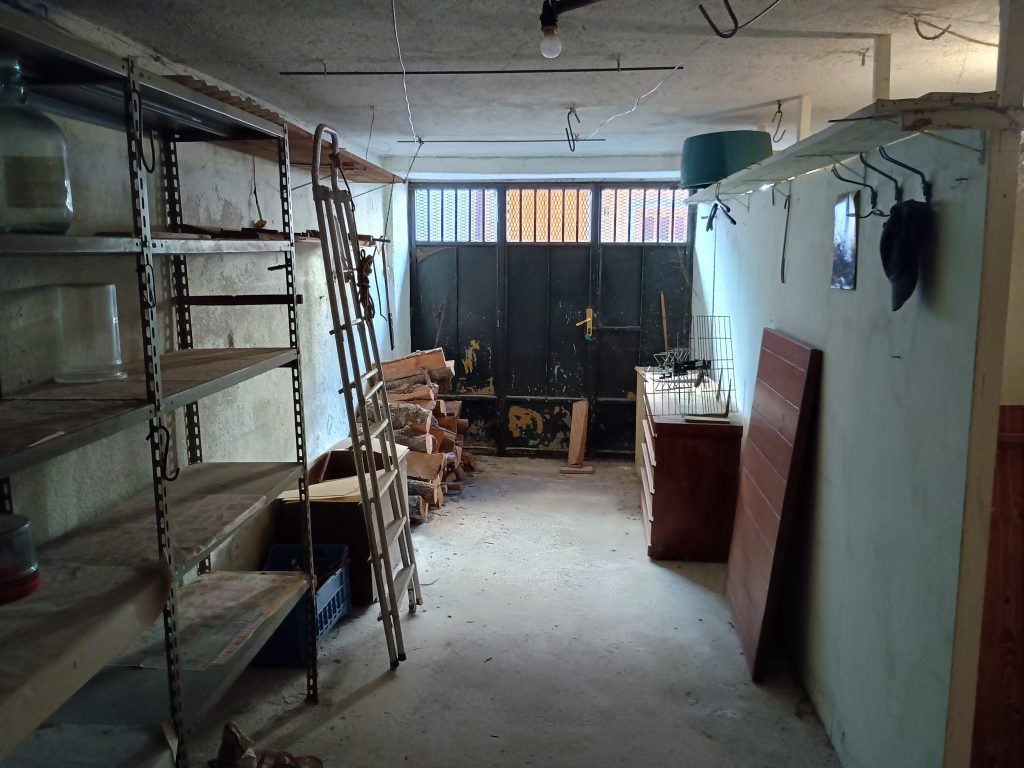 Casa indipendente con garage nel centro urbano (via Plauto, 10)