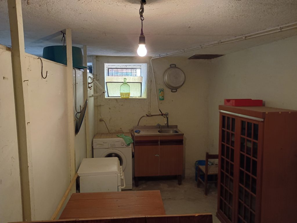 Casa indipendente con garage nel centro urbano (via Plauto, 10)